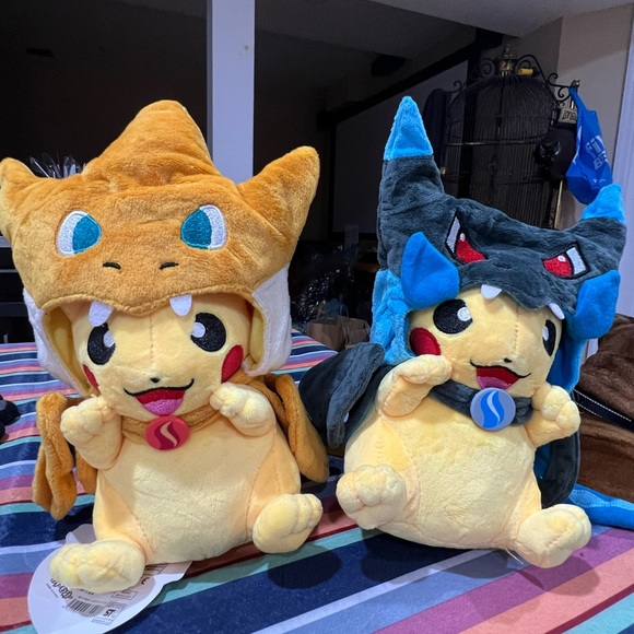 Pokemon poncho pikachu plush toy - Picture 1 of 1